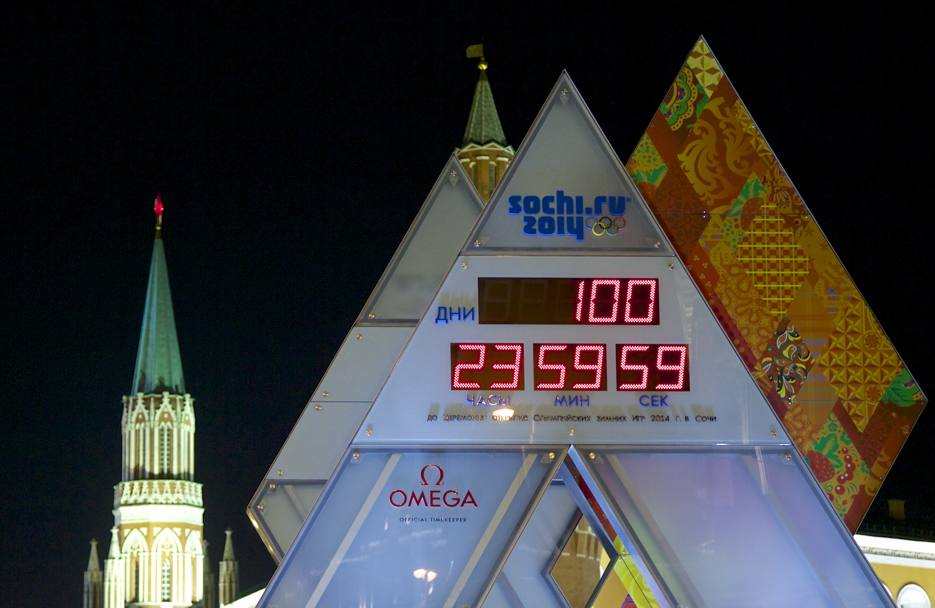 I Giochi Invernali di Sochi, scatteranno il prossimo 7 febbraio. Ecco il count down  per i 100 giorni, con le torri del Cremlino sullo sfondo: 